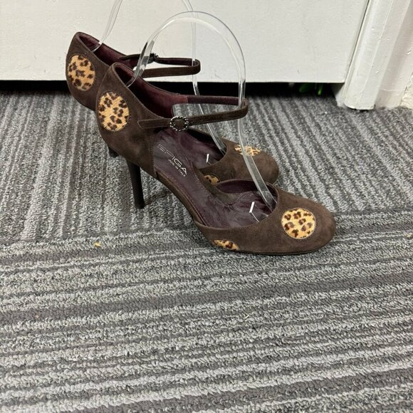 Via Spiga brown suede hair on hide cheetah spots closed toe heels - Picture 4 of 7